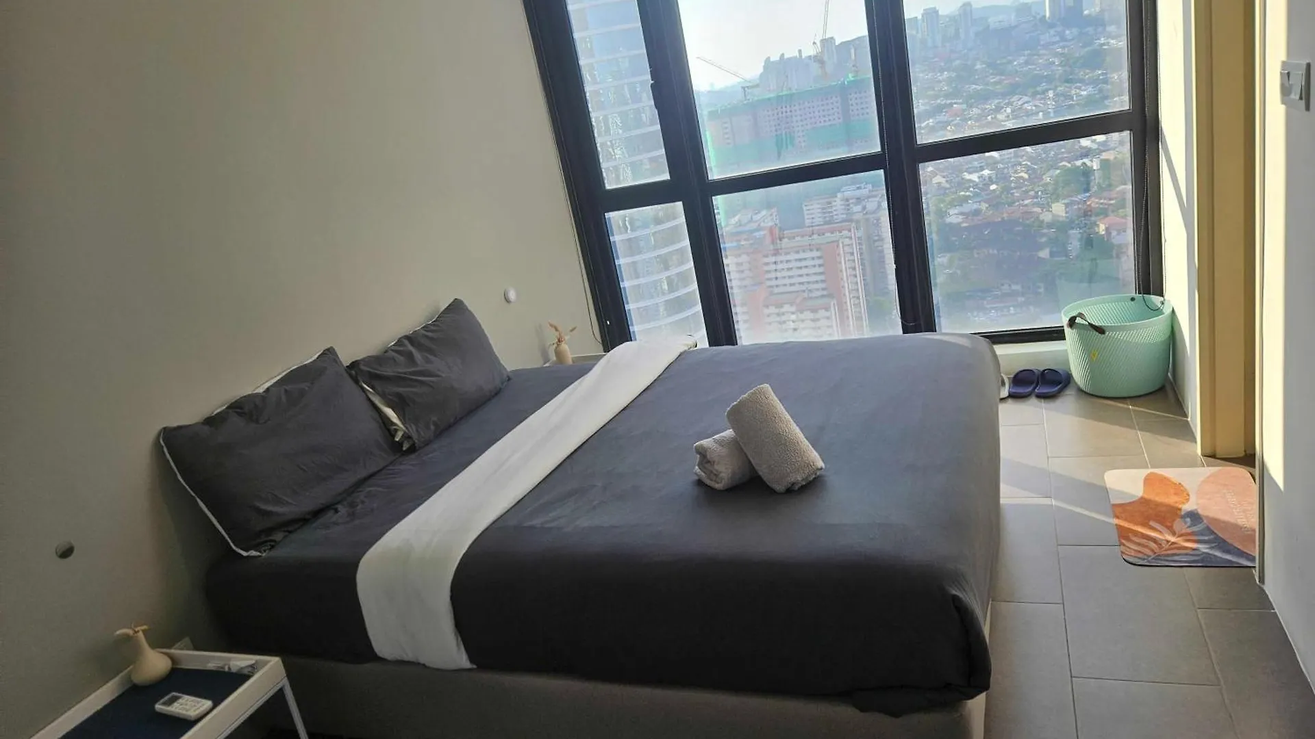 Four Season Suite - The Establishment Bangsar By Parallel Airbnb Куала-Лумпур 0*,  Малайзия